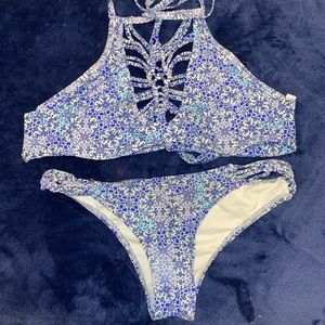 🐞 2/$15 Cheeky, detailed bikini